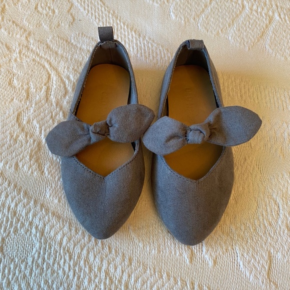 Toddler size 5 shoes - Picture 1 of 6